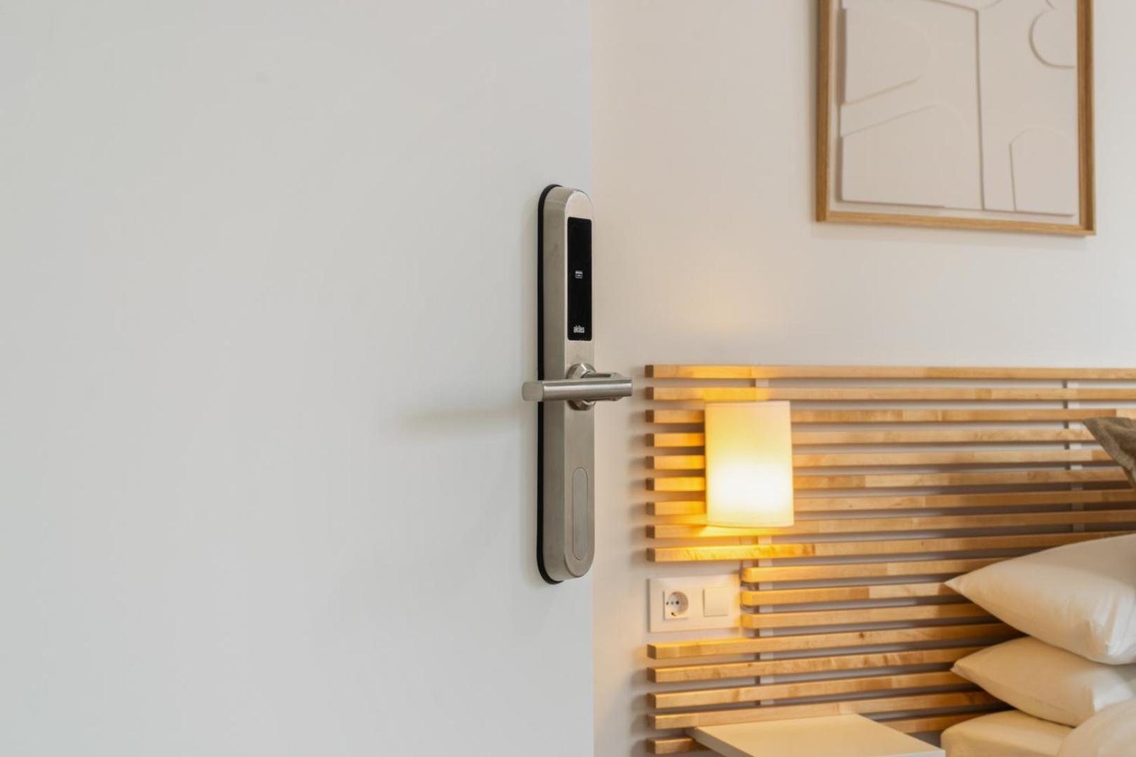 Livinn House L'Hospitalet de Llobregat Luaran gambar