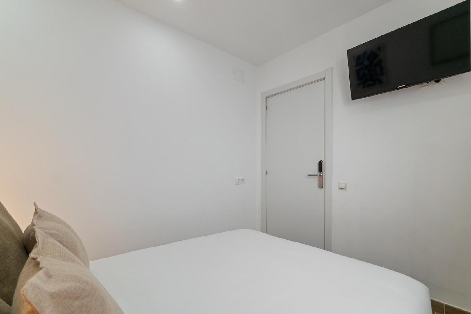 Livinn House L'Hospitalet de Llobregat Luaran gambar